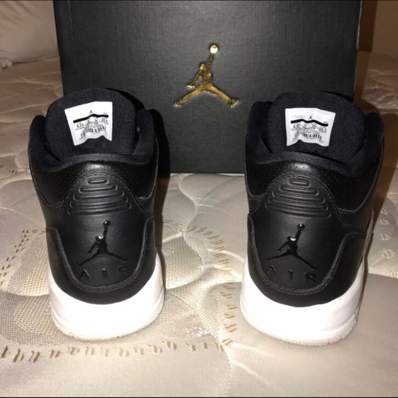 Retro 3’s - Picture 4 of 4